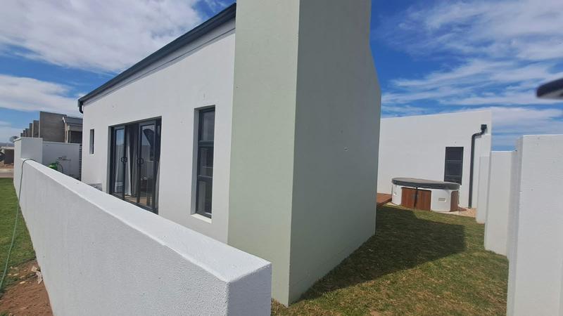 2 Bedroom Property for Sale in Stilbaai Wes Western Cape